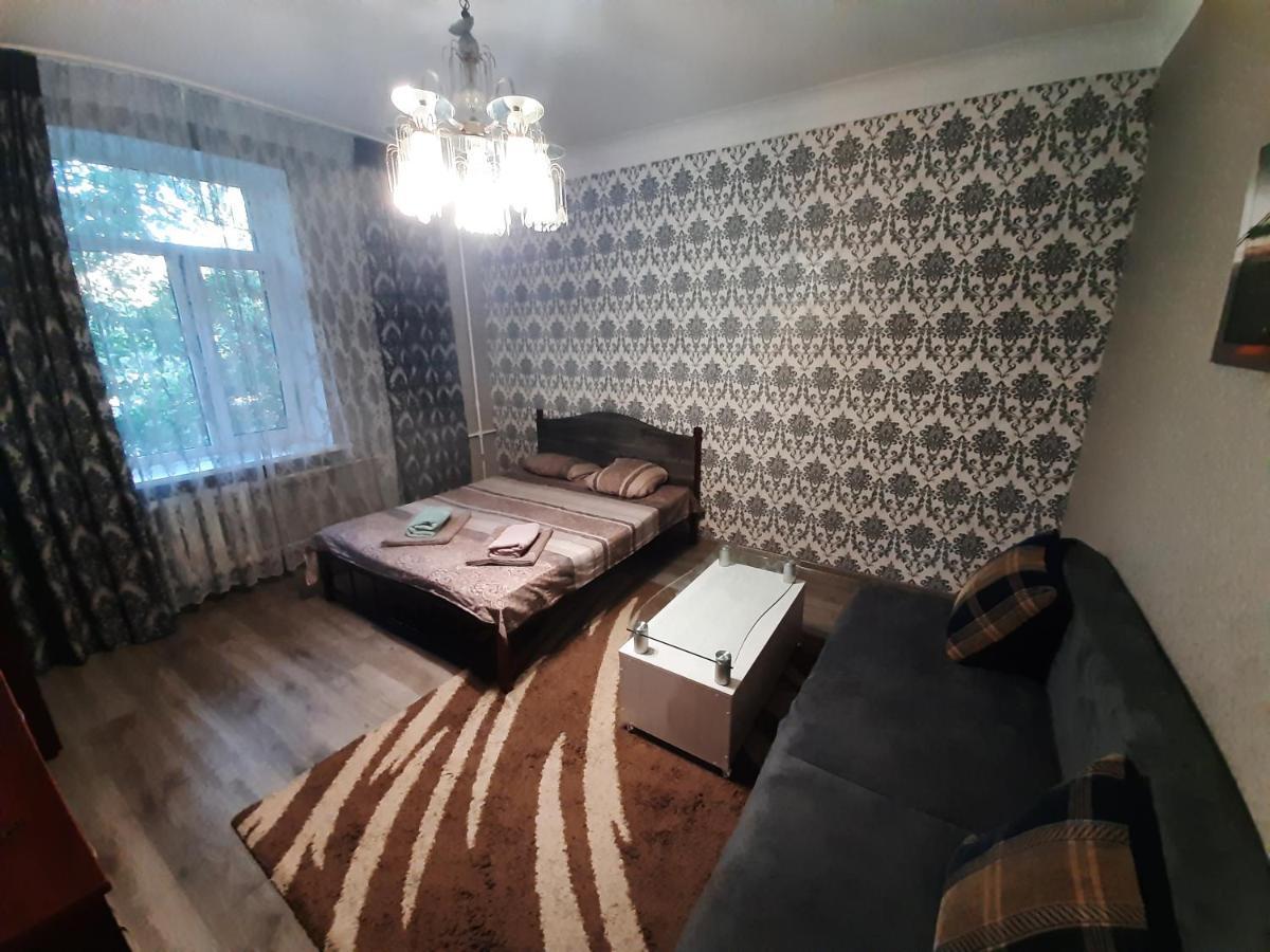 Apartment 2 Bed Rooms Near Aristokrat Zaporizhia Dış mekan fotoğraf